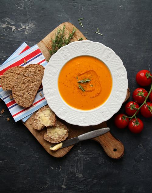Roast tomato soup with rosemary & garlic